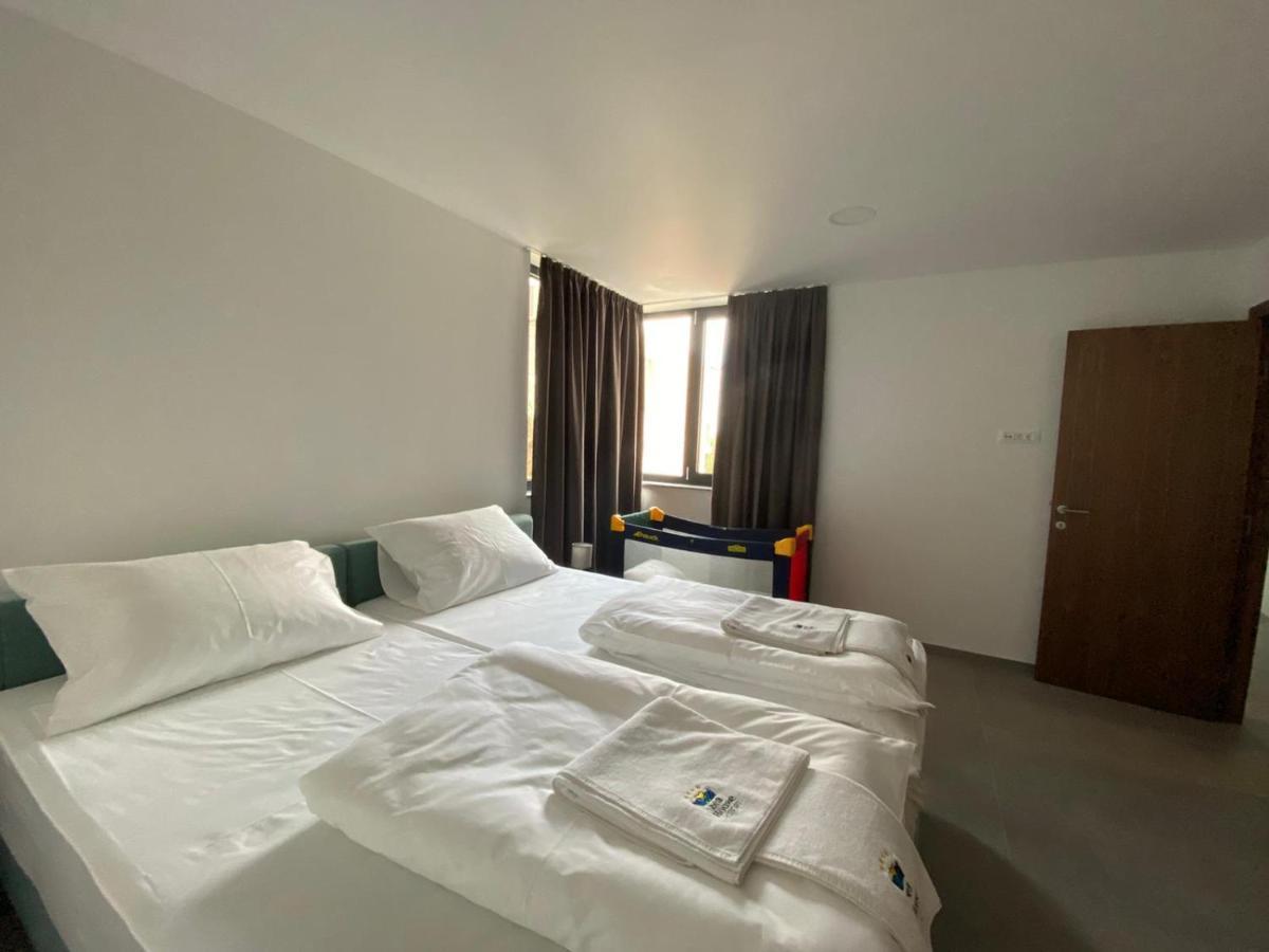 Sea House 4*