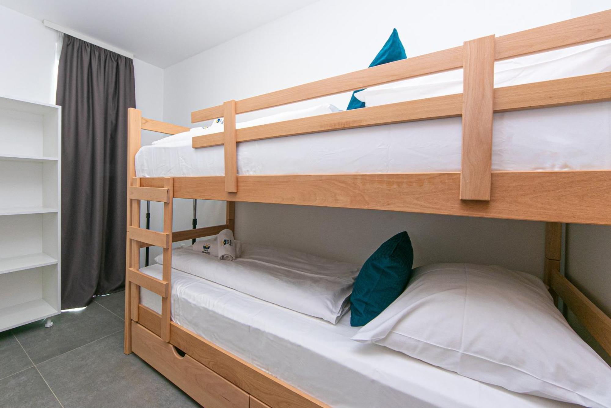 Sea House 4*